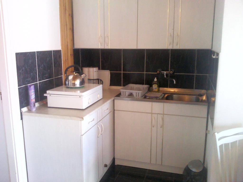 Napfeny Apartment Kestel Oda fotoğraf