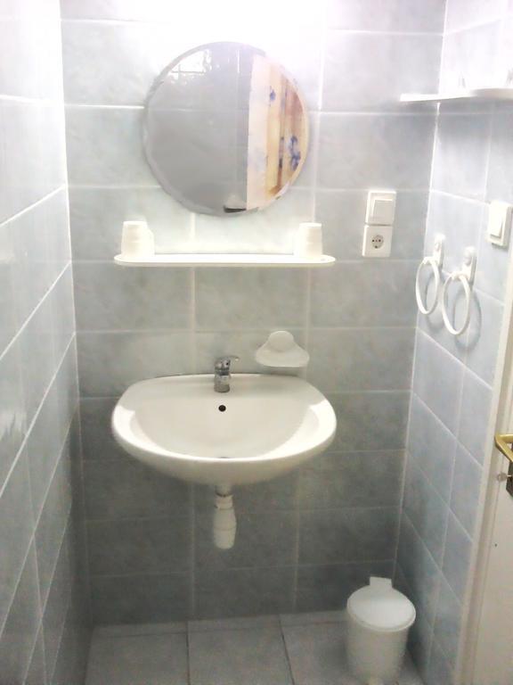 Napfeny Apartment Kestel Oda fotoğraf