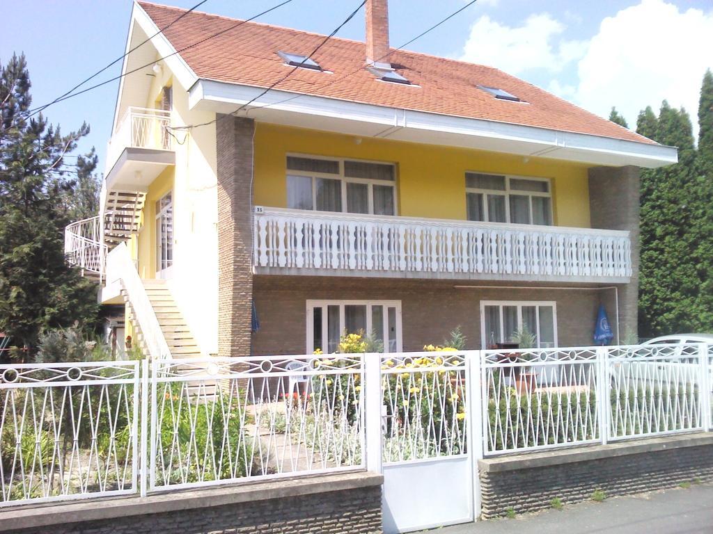 Napfeny Apartment Kestel Dış mekan fotoğraf