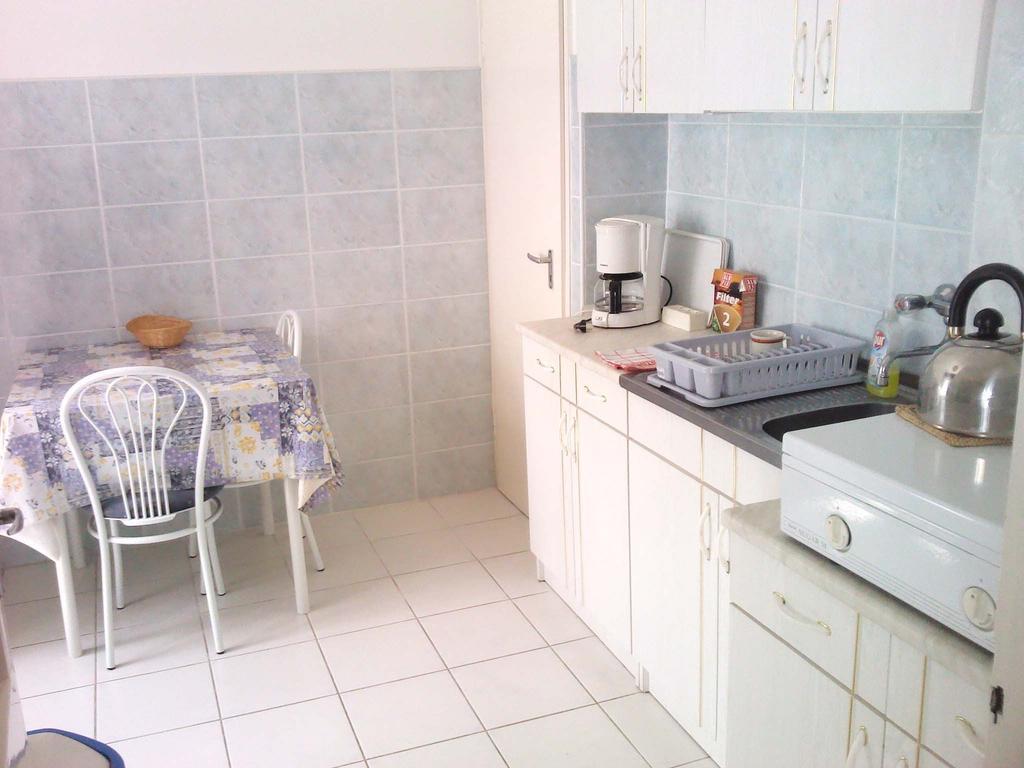 Napfeny Apartment Kestel Oda fotoğraf