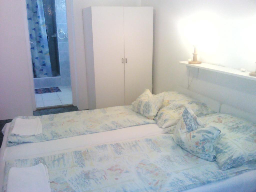 Napfeny Apartment Kestel Oda fotoğraf