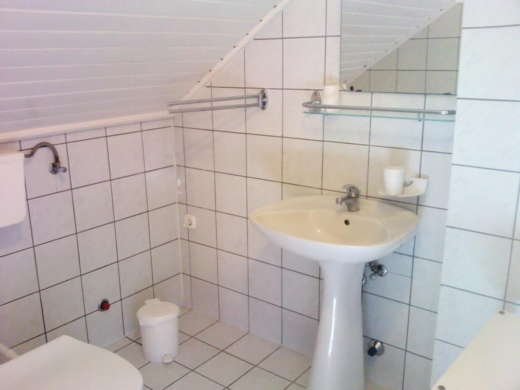 Napfeny Apartment Kestel Oda fotoğraf